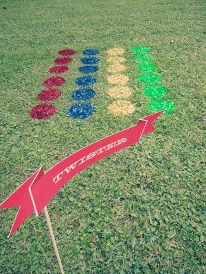 Grass Twister // outdoor party games (perfect combined with lawn jenga + lawn scrabble) Outdoor Twister, Lawn Twister, Summer Party Diy, Summer Outdoor Games, Summer Party Games, Outdoor Party Games, Games Outdoor, Trendy House, Diy Lawn