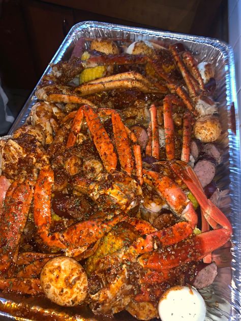 Healthy Seafood Boil, Juicy Seafood Boil, Food Seafood Boil, Seafood Boil Spicy, Spicy Seafood Boil Sauce, Sea Food Boil Aesthetic, Seafood Boil Recipes, Simple Family Meals, Yummy Seafood