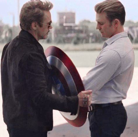 #captainamerica #ironman #tonystark #steverogers #robertdowneyjr #chrisevans #love #shield Stony Avengers, Steven Grant Rogers, Robert Downey Jr., Marvel Wallpapers, Steve And Tony, Matt Murdock, Carol Danvers, Chris Evans Captain America, Dc Movies