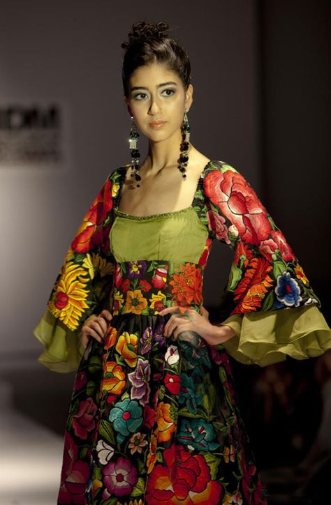 Vestido Charro, Mexican Clothing, Mexico Fashion, Frida Kahlo Style, Ballet Folklorico, Mexican Fashion, Mexican Embroidery, Modern Mexican, Mexican Outfit