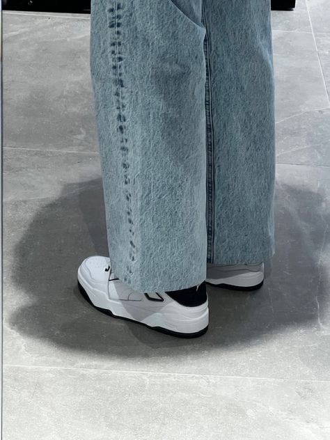 Jeans And Sneakers Aesthetic, Puma Shoes Aesthetic, Puma Aesthetic, Aesthetic Jeans, Puma Outfit, Shoes Aesthetic, Shoe Wishlist, 90s 00s, Unisex Shoes