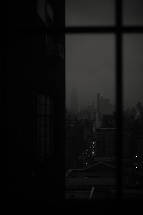 Fuji X100, Black Phone Wallpaper, Dark City, Dark Paradise, Dark Pictures, Gray Aesthetic, Dark Wallpaper Iphone, Foto Art, Window View