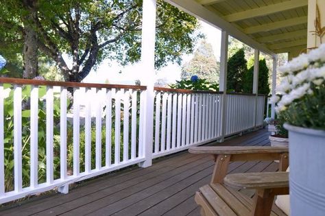 Clear Roofing, Diy Deck Railing, Front Porch Railing Ideas, Wood Deck Railing, Backyard Hangout, Front Porch Railings, Deck Stain, Patio Railing, Deck Railing Design