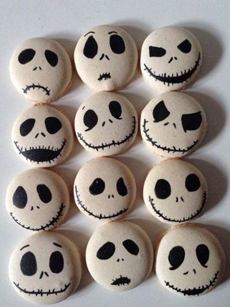 Halloween Macaroons, 50th Anniversary Cookies, Halloween Macarons, Halloween Cupcake Ideas, Recetas Halloween, Anniversary Cookies, Halloween Donuts, Macaron Flavors, Macaron Cookies