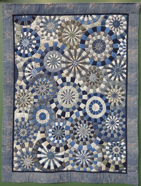 2017 tokyo quilt festival: part one – Okan Arts Indigo Quilts, Block Quilt Ideas, Asian Quilts, Dresden Plate Quilts, Indigo Quilt, Millefiori Quilts, Dresden Quilt, Sewing Quilts, International Quilt Festival