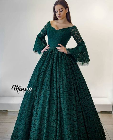 Emerald Green Prom Dress Long, Green Victorian Dress, Green Quince Dress, Green Prom Dress Long, Afghan Wedding Dress, Dark Green Prom Dresses, Emerald Green Prom Dress, Hijab Wedding Dresses, Beautiful Henna