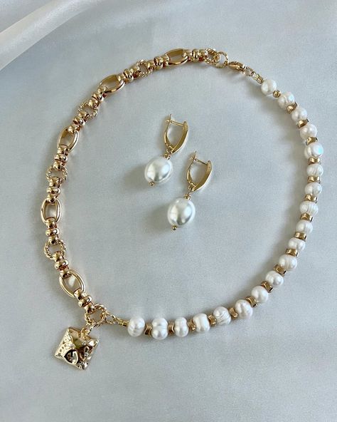 Ayla - UNIQUE Half Chain & Half Fresh Water Pearl Necklace Set with Real 18K gold plated pendant,... Handmade Gold Necklace, Fresh Water Pearl Necklace, Water Pearl Necklace, Pearl Necklace Set, Fresh Water Pearl, Jewelry Gemstone, Freshwater Pearl Necklaces, Gold Plated Chains, Handmade Necklace