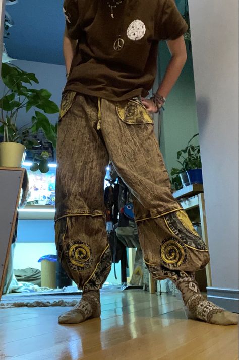 Wizardcore Fashion Men, Male Mori Kei, Male Boho Fashion, Boho Male Outfit, Crowcore Outfit Masc, Whimsical Mens Fashion, Whimsical Outfit Men, Masculine Whimsigoth, Hippie Mens Outfits