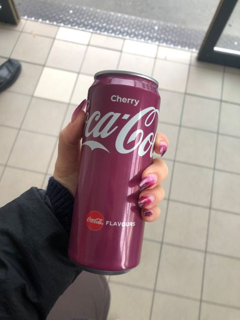 Coca Cherry, Coke Aesthetic, Cherry Core, Cherry Lady, Cocoa Cola, Cherry Coke, Happy Hour Drinks, Cherry Cola, Food Recepie