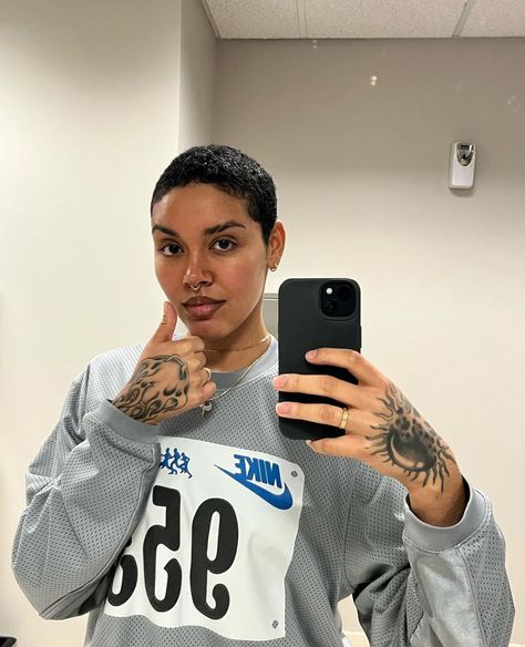 Buzzed Hair Women Black, Buzz Cut Black Women 4c Hair, Buzzcut Women Black, Black Buzzcut Women, Female Buzzcut Round Face, Black Woman Buzzcut, Black Women Buzzcut, Buzz Cut Women Dyed, Buzz Cut Women Black