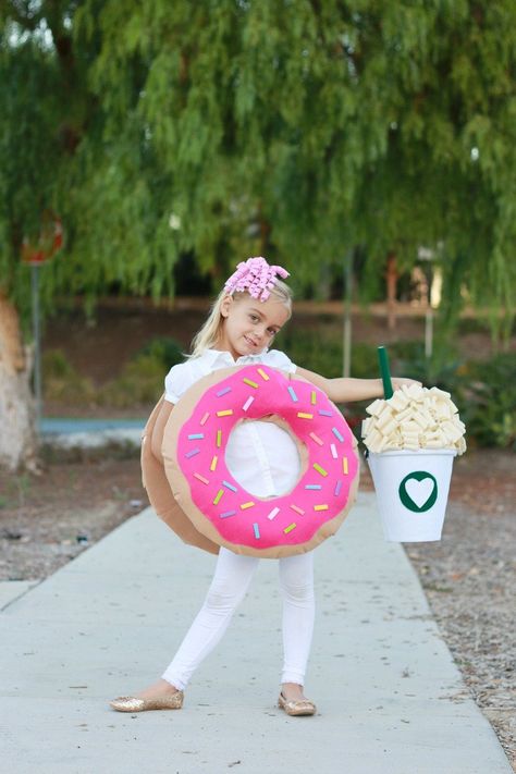 Donut Halloween Costume, Donut Costume, Coffee Donut, A Thoughtful Place, Diy Donuts, Candy Costumes, Food Costumes, Diy Kostüm, Unique Costumes