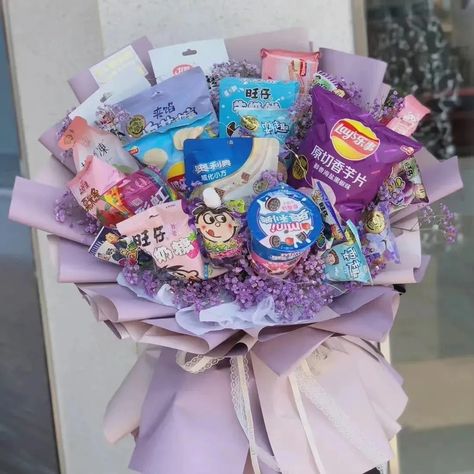 Buket Jajan Aesthetic, Bouquet Snack Aesthetic, Buket Snack Aesthetic, Bucket Jajan, Snacks Bouquet, Snack Bouquet, Snack Bucket, Food Bouquet, Bucket Ideas