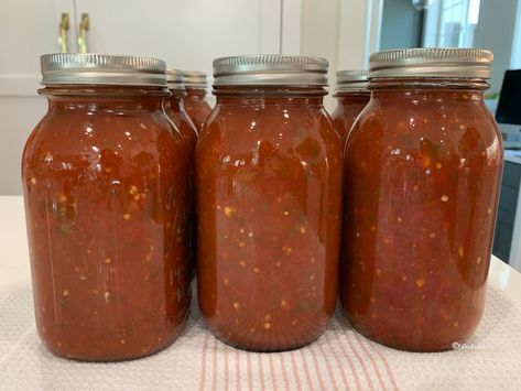 Fresh Tomato Salsa For Canning, Smooth Salsa Recipe, Spicy Salsa Recipe For Canning, Sweet And Spicy Salsa Recipe, How To Can Salsa, Sweet And Spicy Salsa, Can Salsa, Salsa Easy, Canned Salsa Recipes