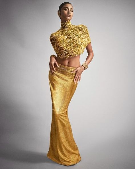 All posts • Instagram Imaan Hammam, Yellow Gold Dress, Custom Dress, The Met Gala, Glamour Dress, Indian Fashion Dresses, Fantasy Fashion, Live Show, Dance Dresses