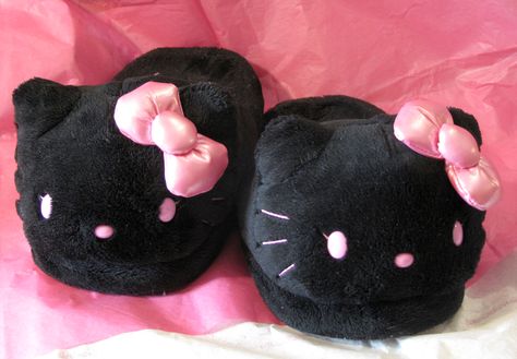 Pink Black Things | Black and Pink Hello Kitty Slippers Black And Pink Hello Kitty, Hello Kitty Slippers, Bloxburg Bedroom Ideas, Bloxburg Bedroom, Kitty Clothes, Bunny Slippers, Hello Kitty Clothes, Hello Kitty Aesthetic, Hello Kit