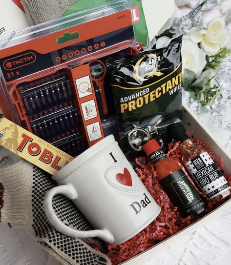 Inside this gift box, you'll find:
- Handyman tools
- The Car wipes - Advanced protectant Wipes
- "I love Dad" Cool Mug - perfect additions to his collection, adding a touch of pride and humor to his everyday routine.
- Mexican style Hot sauce
- Mexican BBQ rub
- Handyman gloves
- XL Size Microfiber Drying Towel / Turtle Wax - all in one solution for dirt and grime
- Pack of Toblerone Chocolate - offering a moment of pure indulgence
- Personalized box
- Personalized card Handyman Birthday, Mexican Bbq, Handyman Tools, Toblerone Chocolate, I Love Dad, Cool Mug, Gift Box For Men, Care Box, Holiday Gift Box