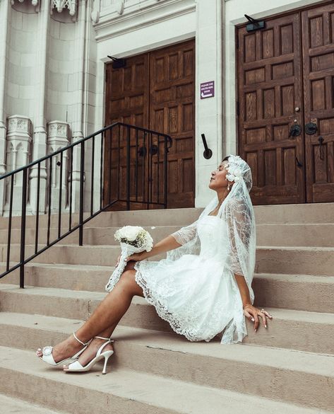 When Naomi sent the inspiration photos for her and Ben’s Orlando courthouse elopement, I was cautiously excited. It’s not uncommon to get inspiration pics and then the couple are styled nothing like the people in the photos. ⁠ ⁠ So when their inspo had the bride in a 1920’s veil, I didn’t expect that Naomi would show up that way but she totally did and she ROCKED it.⁠ ⁠ Naomi’s drama friend designed the veil and, like a main character, it really made the whole shoot so utterly fantastic. Courthouse Elopement Pictures, Elopement Pictures, Courthouse Wedding Photos, Courthouse Elopement, Inspiration Pics, Inspiration Photos, Courthouse Wedding, The Veil, Main Character