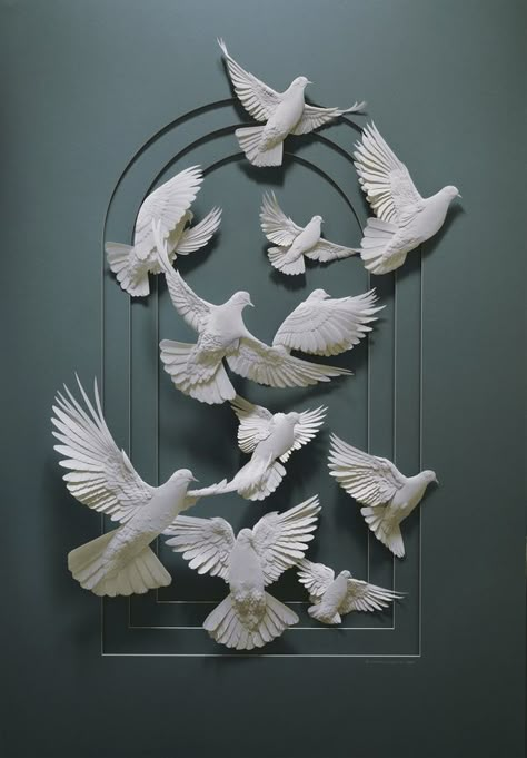 Paper Art Sculpture, Paper Wall Hanging, Origami Bird, Paper Cut Design, Paper Flower Crafts, Paper Birds, Wall Hanging Crafts, Paper Flowers Craft, Paper Animals