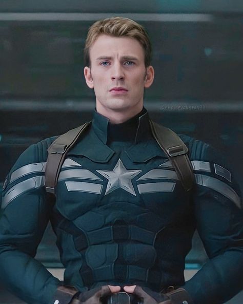 Captain America Aesthetic, Captain Amerika, Superhero Captain America, Captain Rogers, Christopher Evans, Captain My Captain, Captain America Winter Soldier, Steve Rogers Captain America, Tom Holland Peter Parker