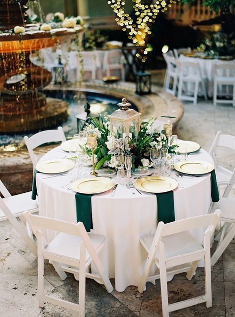 Hunter Green And Gold Wedding, Emerald Wedding Dresses, Emerald Wedding Colors, Emerald Green Wedding Theme, Hunter Green Wedding, Green And Gold Wedding, Round Wedding Tables, Green Wedding Decorations, Dark Green Wedding