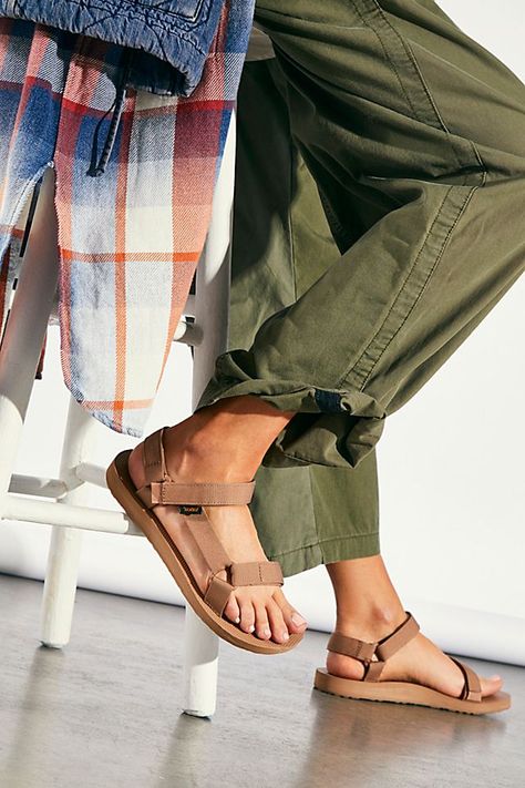 Tan Teva Sandals Outfit, Teva Sandals Outfit Summer, Tevas Outfit, Teva Outfit, Granola Outfits Summer, Teva Sandals Outfit, Teva Sandal, Sandals Outfit Summer, Teva Original Universal