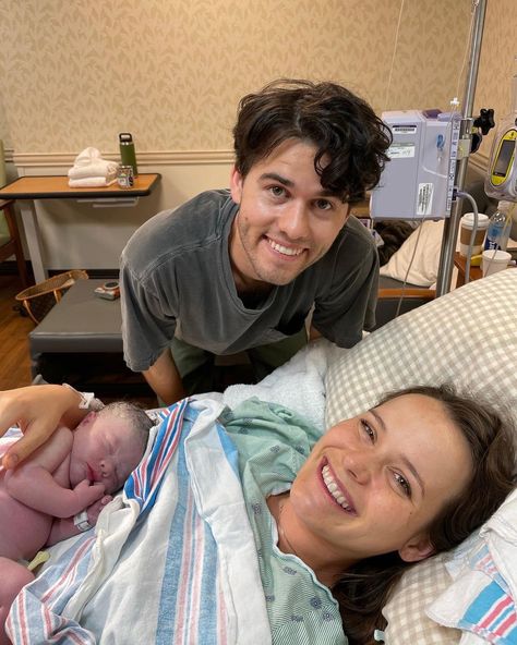 John Luke Robertson, Mary Kate Robertson, Teen Mum, Justin Martin, Jacob And Bella, Welcome Baby Girl, John Luke, Robertson Family, Sadie Robertson