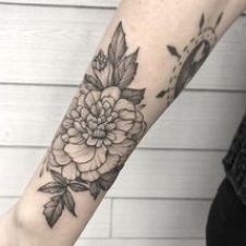 Perfection Tattoo, Red Flower Tattoos, Marigold Tattoo, Floral Arm Tattoo, Flower Wrist Tattoos, Anklet Tattoos, Daisy Tattoo, Birth Flower Tattoos, Unique Tattoo Designs