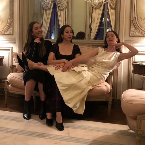 HAIM on Instagram: “introducing the royal family of the valley” Haim The Band, Haim Sisters, Celebrity Fits, Spotify Covers, Haim, Who Runs The World, Playlist Covers, The Royal Family, Our Generation