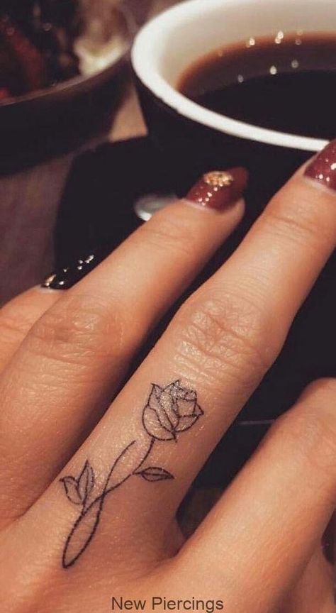 Charlotte Tattoo, Strong Tattoos, Petit Tattoo, Finger Tats, Finger Tattoo For Women, Small Rose Tattoo, Tattoo Techniques, Georgia Rose, Finger Tattoo Designs