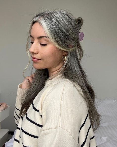 Grey Hair Young Women, Brunette Going Gray, Long Salt And Pepper Hair, Grey Hair Young, Graying Gracefully, Silver Fox Hair, Silver Wig, Premature Grey Hair, Layered Thick Hair