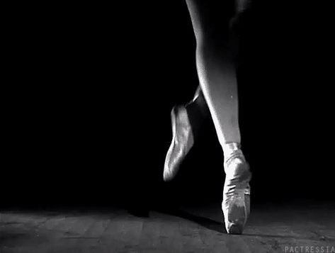 Ballerina Gif, Ballet Gif, All About Dance, Ballet Inspiration, Dancing Gif, Ballerina Dancing, Anime Gifs, Ballet Beautiful, Pointe Shoes