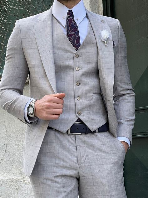 Light Gray Slim Fit Peak Lapel Plaid Wool Suit Light Grey Suit Men, Light Grey Suit, Grey Suit Men, Suits Series, Suit Clothes, Clothes Jacket, Light Grey Suits, Masculine Fashion, Slim Fit Suit Men