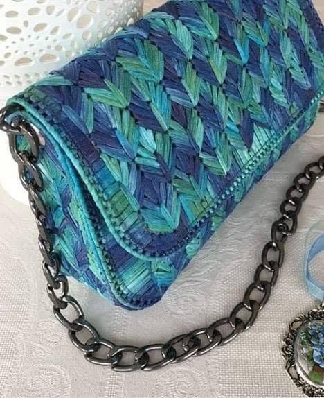 Free Pattern Crochet, Diy Crochet Bag, Plastic Canvas Stitches, Crochet Bag Tutorials, Bracelets Handmade Diy, Diy Bags Purses, Canvas Purse, Canvas Clutch, Crochet Bags Purses