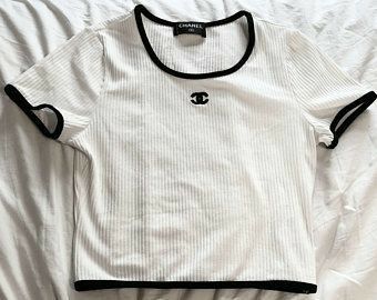 Chanel Tshirt, Channel Outfits, Simple Closet, Sporty Outfits, Chanel Black, Fancy Outfits, Vintage Chanel, Sophisticated Style, Cute Casual Outfits