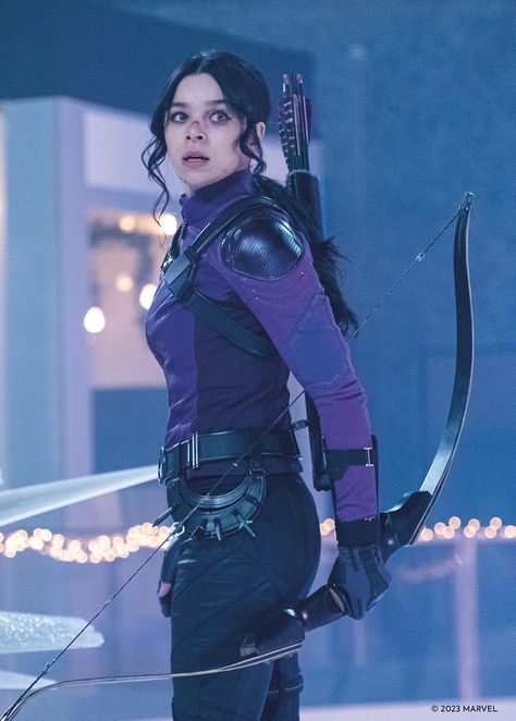 Hawkeye Hailee Steinfeld, Hailey Steinfeld Hawkeye, Kate Bishop Cosplay, Marvel Woman Characters, Kate Bishop Outfit, Kate Bishop Costume, Marvel Kate Bishop, Kate Bishop Fanart, Hailee Steinfeld Kate Bishop