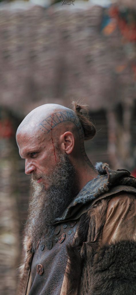 Vikings Wallpaper, Floki Vikings, Viking Pictures, Viking Wallpaper, Ragnar Lothbrok Vikings, Instagram Story App, King Ragnar, Viking Series, Black Hd Wallpaper