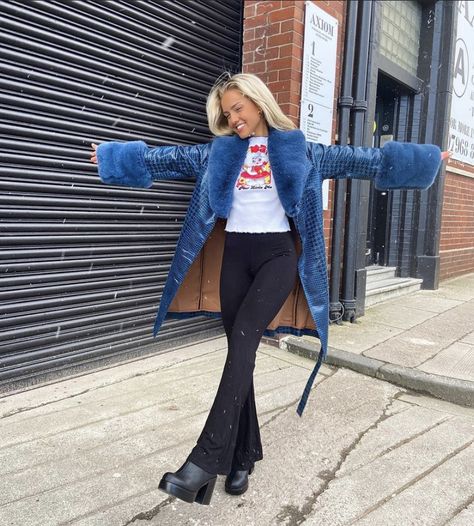 Blonde Instagram Model, Blue Fluffy Jacket, Fluffy Aesthetic, Shifting Closet, Blonde Instagram, Aesthetic Blonde, Black Boots Outfit, Glad Rags, Blue Coat