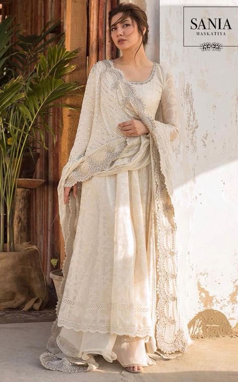 Mahira Khan Dresses, Sania Maskatiya, White Anarkali, Mahira Khan, Traditional Indian Dress, Pakistani Dresses Casual, Pakistani Fashion Party Wear, Beautiful Pakistani Dresses, Indian Bridal Outfits