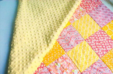 How to make a Minky backed baby quilt Baby Quilts Easy, Quilting Lines, Backing A Quilt, Minky Quilt, Baby Quilt Tutorials, Flannel Blankets, Baby Quilt Pattern, Baby Quilt Patterns, Quilt Squares