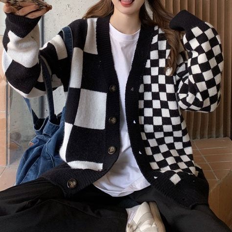 Egirl Black, Handcraft Ideas, Checkered Cardigan, Grunge Egirl, Street Style Store, Crochet Wear, Harajuku Grunge, White Fits, Crochet Cardigans