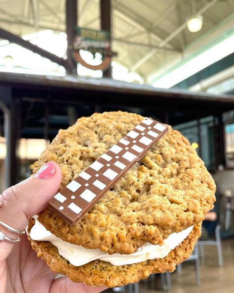 DisneyGaga on Instagram: “The Wookie Cookie has returned to the menu at Backlot Express! 🙌🏻🙌🏻🙌🏻 Have you tried this one? It’s HUGE! Two “Chewie” oatmeal cookies The…” Chewbacca Cookies, Wookie Cookie, Wookie Cookies, Star Wars Cookies, Star Wars Food, Disney Eats, Disney World Restaurants, Disney World Food, Disney Snacks