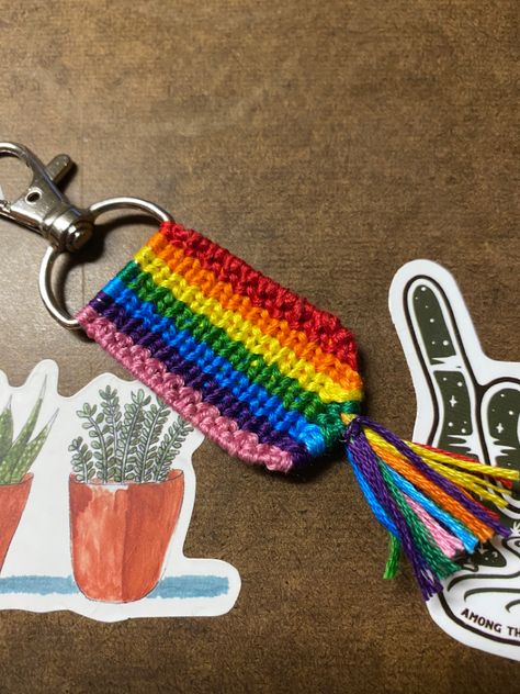 Pride Gifts Diy, Pride Jewelry Diy, Lesbian Pride Crochet, Lgbtq Bracelet Diy, Pride Macrame, Lgbt Crochet Keychain, Lgbtq Friendship Bracelet Patterns, Pride Jewellery, Pride Bracelet