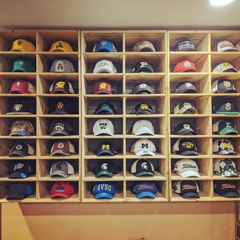 Hat Storage Ideas Men, Shoe And Hat Storage, Hat Shelf Ideas Diy, Hat Shelves Ideas, Custom Closet Hat Storage, Mens Baseball Hat Display, Baseball Hat Collection, Baseball Hat Collection Display, Hat Storage Ideas Display