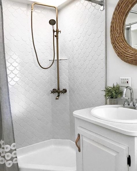 #rvrefresh #tinyhousemovement #livingourbestlife #tinyhouseonwheels #brightwhite #livesimply #simple #minimalist #rvupgrades Camper Shower Remodel, Camper Renovations, Rv Decorating, Camper Bathroom, Small Shower Remodel, Camper Reno, Rv Bathroom, Rv Renovation, Fiberglass Shower