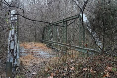 Dreams Core Aesthetic, Dream Core, Derelict Buildings, Abandoned Property, Dangerous Roads, 17th Century Art, Luxor Egypt, Liminal Spaces, Colonial Williamsburg