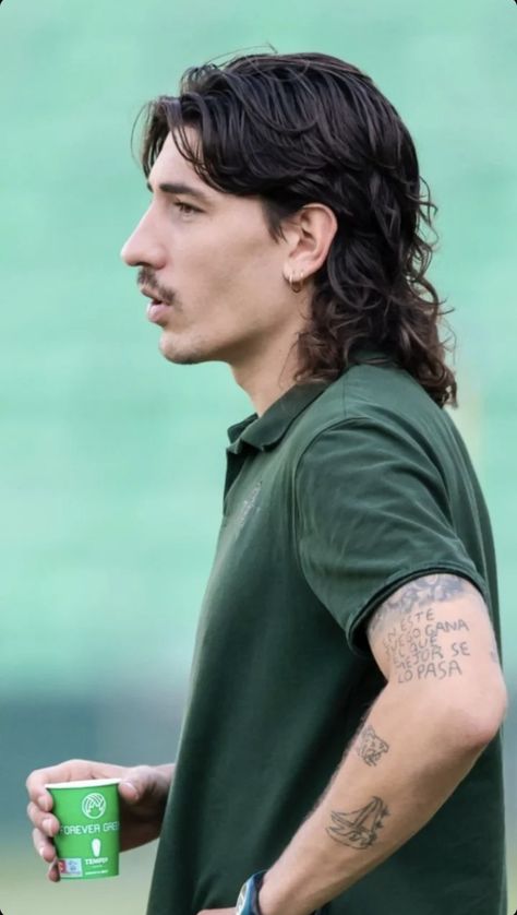 Bellerin Haircut, Long Hair Mullet, Hector Bellerin Mullet, 90s Hairstyles Men, Hector Bellerin, Curly Hair Fade, Mens Hairstyles Thick Hair, Men's Long Hairstyles, Mullet Hairstyle