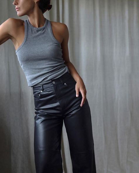 Emily on Instagram: "Winter basics 👓" Leather Top Outfit, Leather Trousers Outfit, Winter Basics, Coated Jeans, Outfit Primavera, Top Outfit, Athleisure Outfits, Winter Night, Office Fashion