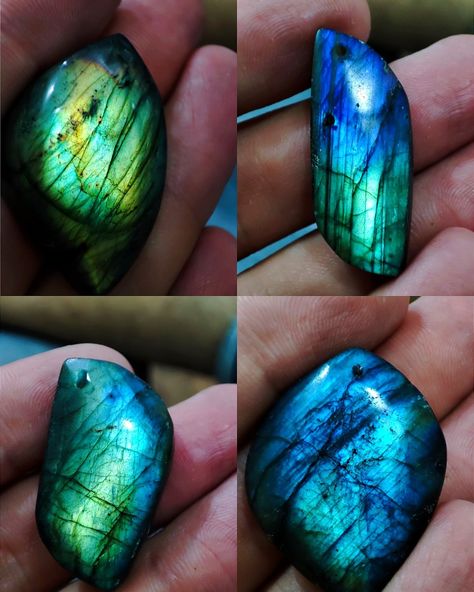 Green-Blue flash Labrodorite Opal Tattoo, Green Labradorite, D D Items, Green Opal, Minerals And Gemstones, Stone Crystal, Nail Inspiration, Opal Crystal, Moon Stone