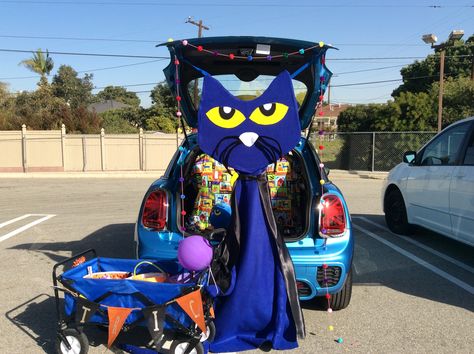 Pete The Cat Trunk Or Treat, Trunk Or Treat Pete The Cat, Pete The Cat Trunk Or Treat Ideas, Cat Theme Trunk Or Treat, Cat Trunk Or Treat, Halloween Pete The Cat, Pete The Cat Halloween Bulletin Board, Pete The Cat Check Out The Library, Character Dress Up