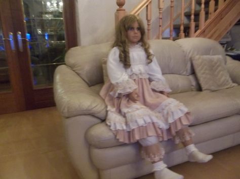 Life sized porcelain doll that I am pretty sure will KILL you in your sleep.Who would really do this????  creepy! Nun Doll, Porcelain Dress, Doll Creepy, Porcelain Dolls For Sale, Porcelain Dolls Value, Bone China Tea Set, I Am Pretty, Porcelain Tea Set, Porcelain Lamp